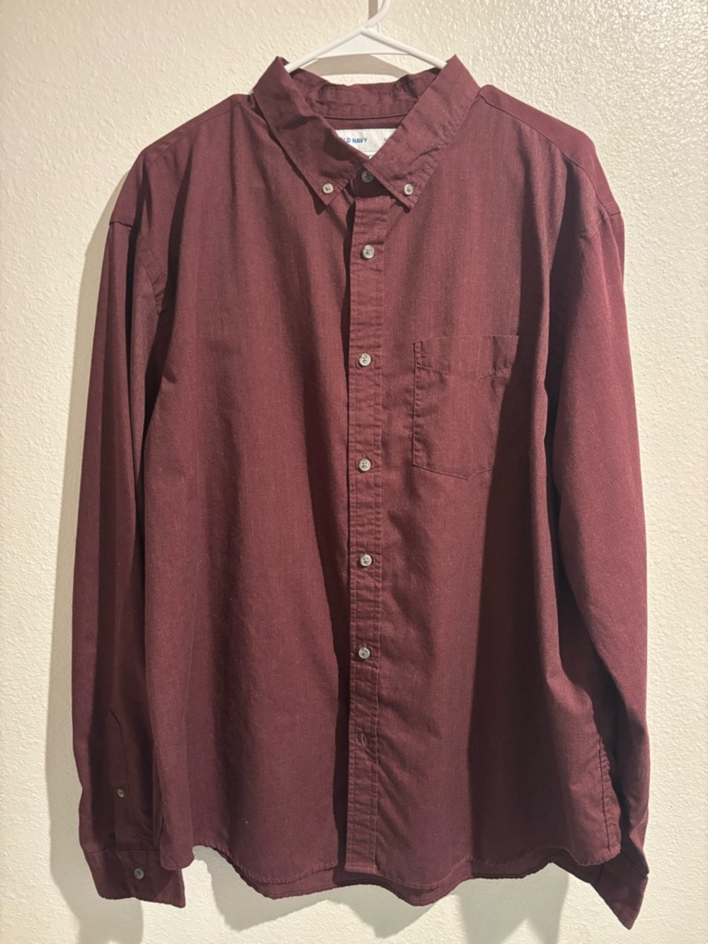 Old Navy Men's Button-Down Shirt in Burgundy